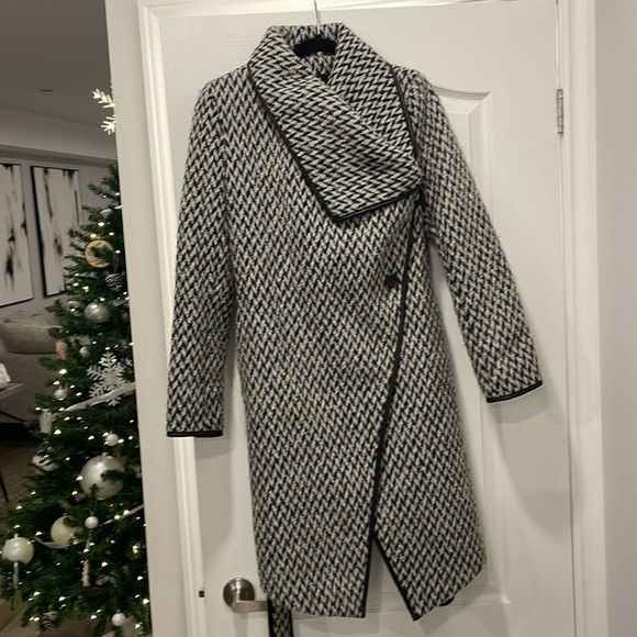 DKNY Plaid Wool Long Coat - Picture 5 of 5